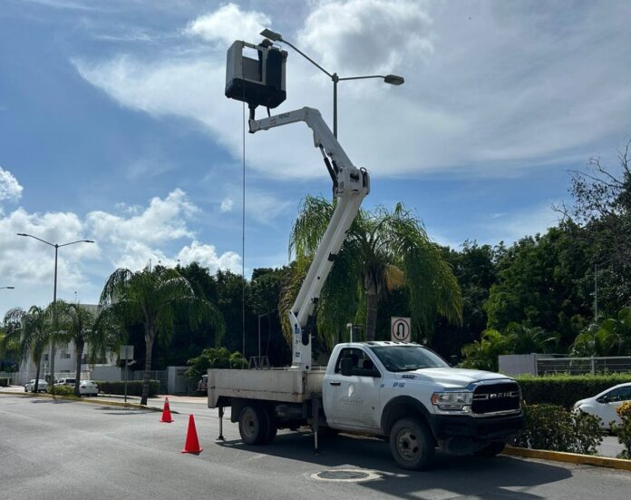 Playa del Carmen mejora su iluminación y seguridad