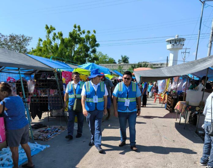 Supervisan tianguis de Mérida