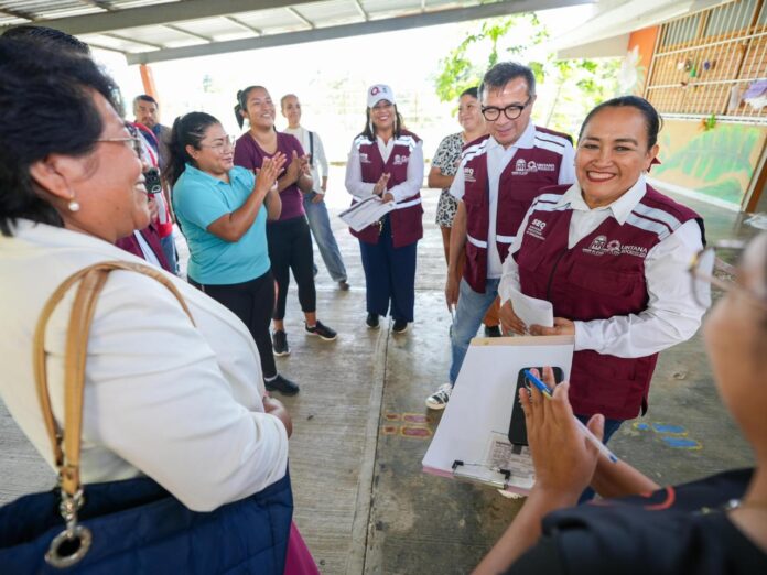 Entrega SEQ mobiliario y equipo a escuelas de la Ribera del Río Hondo