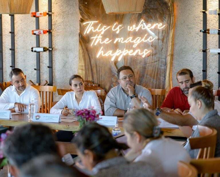 Ana Paty Peralta fortalece lazos con el sector empresarial