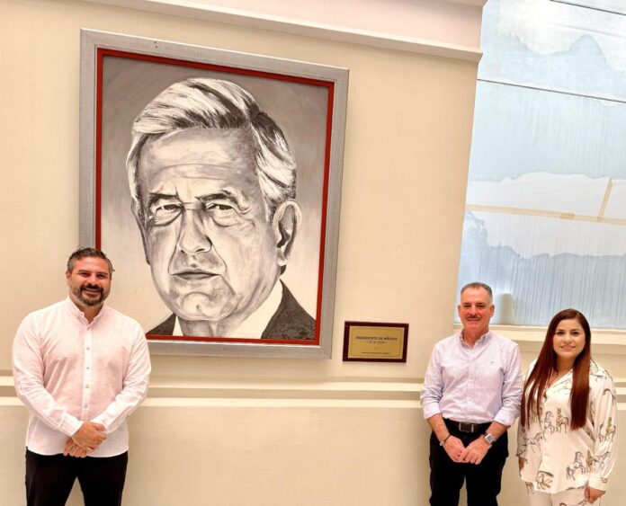 Colocan retrato de AMLO en el Palacio de Gobierno de Tabasco