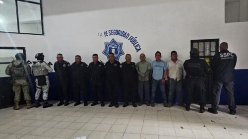 Detienen a policías chiapanecos en Tabasco