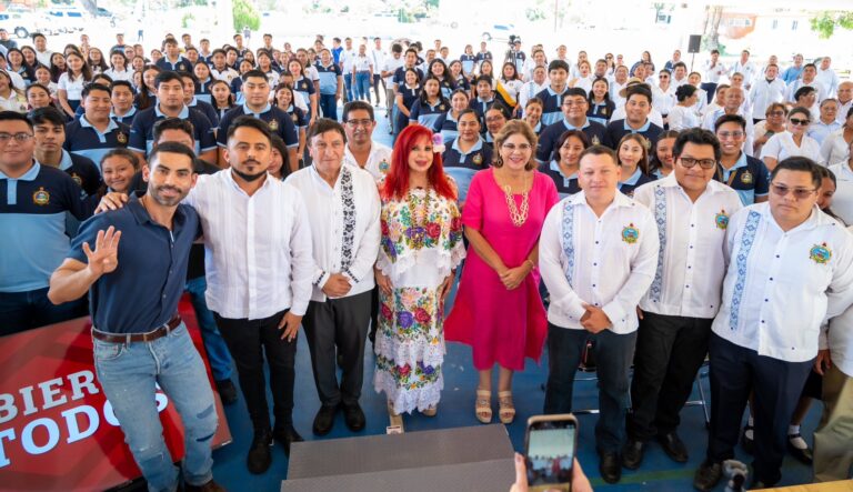 Layda Sansores reafirma su compromiso con normalistas de Hecelchakán