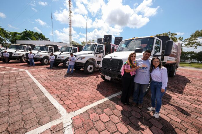 Mara Lezama entrega 20 nuevos camiones recolectores de basura