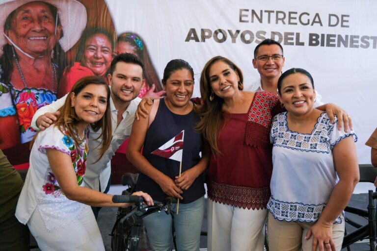 Mara Lezama entregó de Apoyos del Bienestar en Puerto Morelos