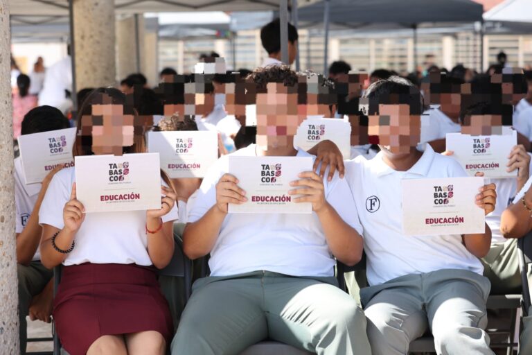Tabasco avanza en la inclusión digital de alumnos de secundaria