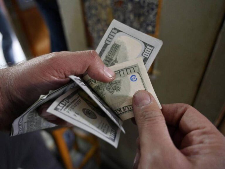 LOS CAPITALES: La creciente ola de mexicanos deportados de EU, no impidió aumento de remesas