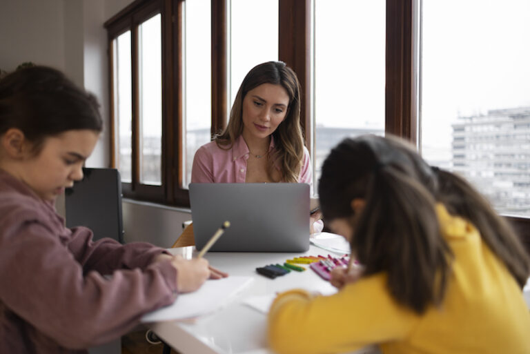 Emprendedoras que son madres pueden tener hasta triple jornada de trabajo