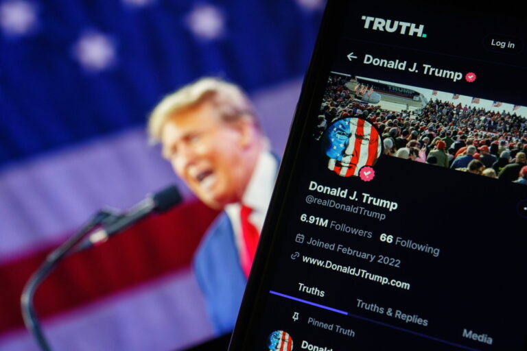 Aranceles del 25% a cualquier país que compre petróleo de Venezuela: Trump