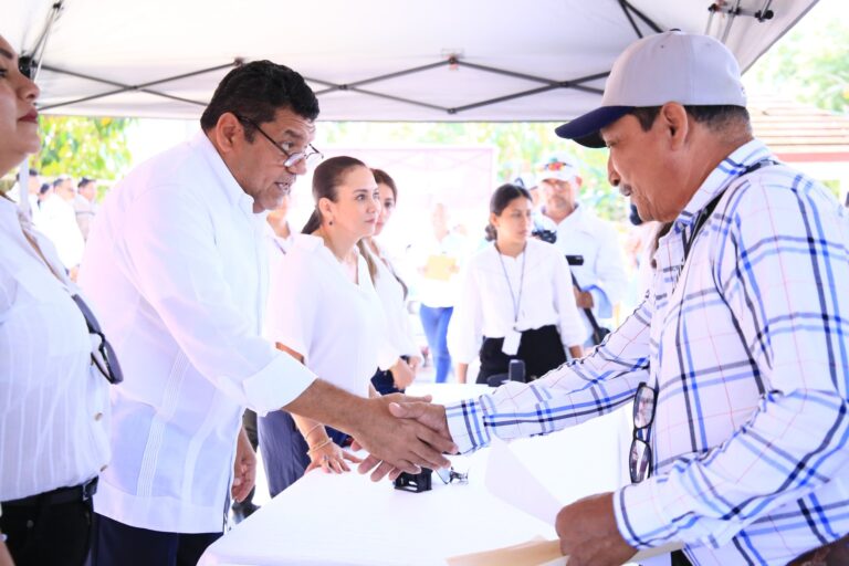 Javier May lleva su Jornada de Atención al Pueblo a La Palma, Tenosique
