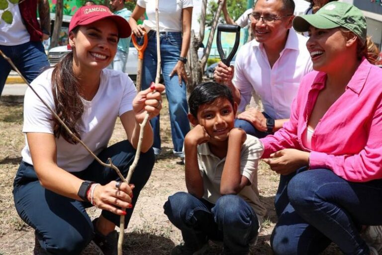 Reforestación en Cancún durante el Día Internacional de la Madre Tierra