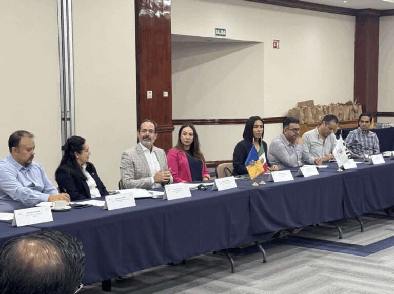 Titular de la STPS visita Grupo Collins y participa en comité de RH del CCIJ