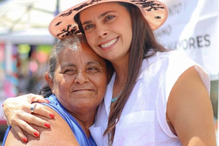 Ana Paty Peralta refuerza apoyo al emprendimiento femenino