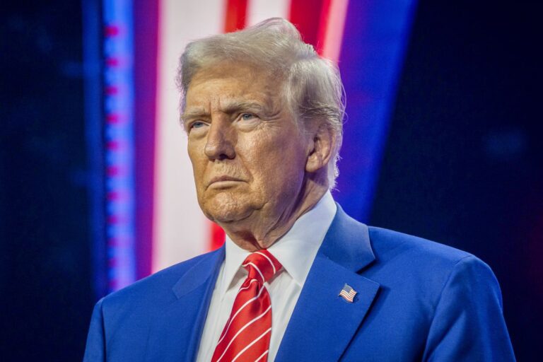 DIARIO EJECUTIVO: Trump se enriquece pero sus acciones pierden