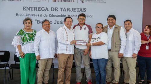 Arranca la entrega de tarjetas de la beca “Benito Juárez” en Yucatán