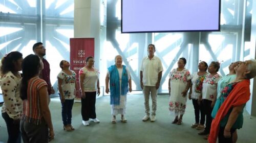 Capacitan a bordadoras mayas como instructoras en este arte textil