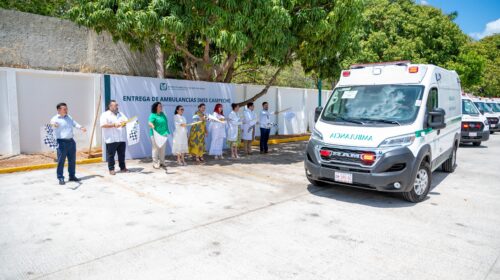Dan banderazo a 13 ambulancias del IMSS en Campeche