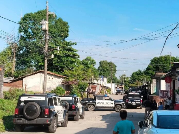 Detienen a policías municipales en Huixtla, Chiapas