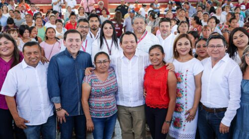 Díaz Mena supervisa jornada de inscripción a ‘Mujeres Renacimiento’ en Motul e Izamal