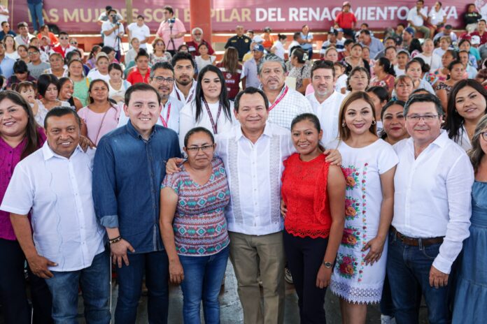 Díaz Mena supervisa jornada de inscripción a ‘Mujeres Renacimiento’ en Motul e Izamal