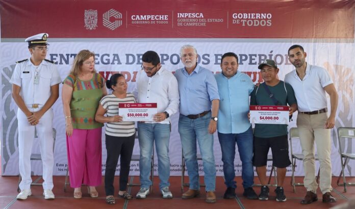 Entregan apoyos a pescadores del municipio de Campeche