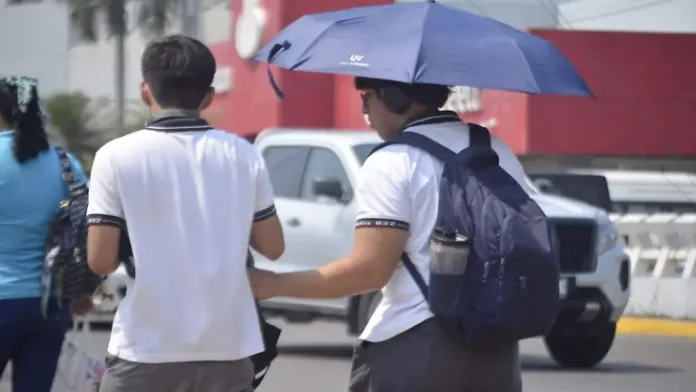 Modifican horario escolar en Tabasco por onda de calor