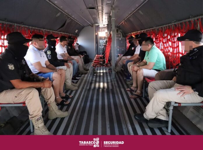 Trasladan a reos de Tabasco a penal federal en Oaxaca