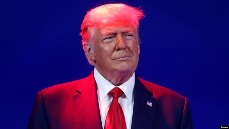 Trump pide investigar a Beyoncé, Bono y otros famosos por su apoyo a Kamala Harris