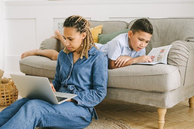 Ser madre y profesionista: UMAD ofrece programas en línea pensados para mujeres que quieren superarse
