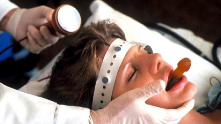 Aprueba SCJN castigo a padres por someter a sus hijos a terapias de conversión
