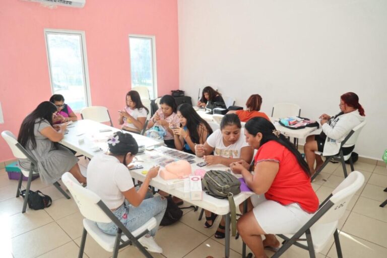 Isla Mujeres promueve el emprendimiento femenino con cursos