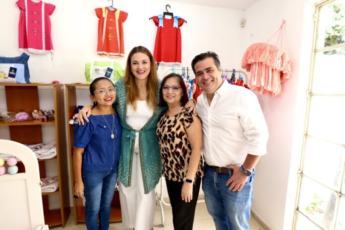 Cecilia Patrón impulsa programas de capacitación en bordado en Mérida