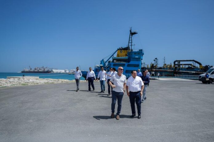 Ejecutivos de Fincantieri realizan su primera visita oficial al Puerto de Altura de Progreso, Yucatán