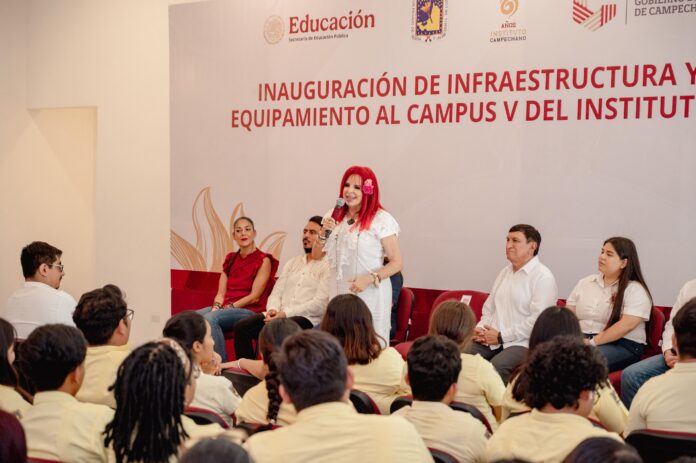 Layda Sansores entrega obras de infraestructura al Instituto Campechano