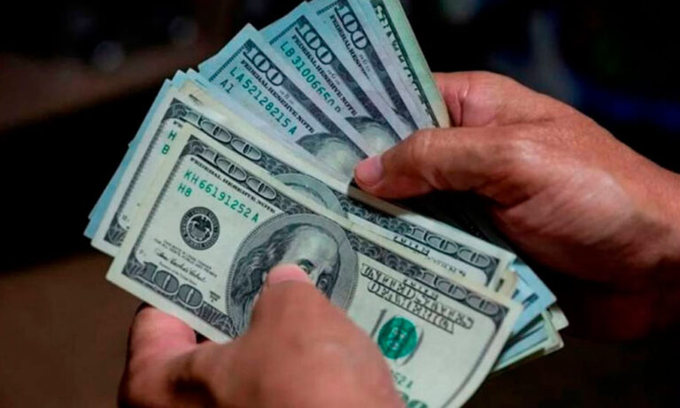 LOS CAPITALES: El impuesto de Trump de 3.5% a las remesas a México, entraría en vigor el 4 de julio