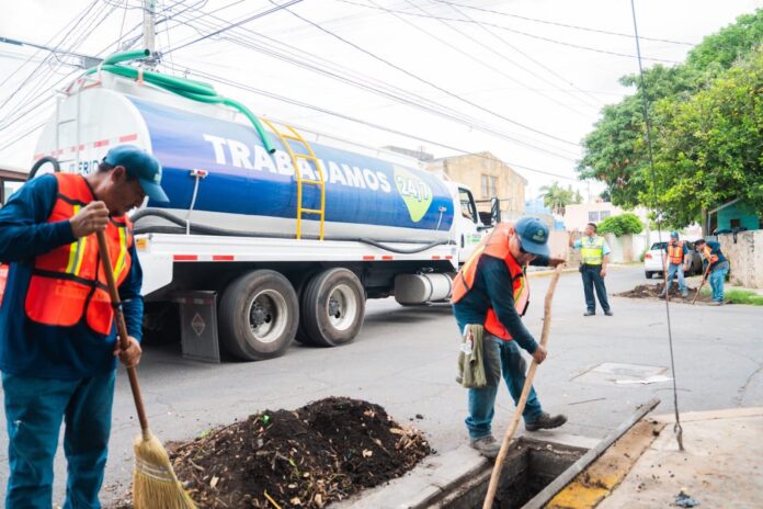 Realizan mega operativo de limpieza en colonia de Mérida