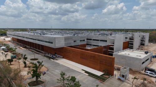 Supervisan avance del nuevo Hospital Agustín O’Horán, el más grande del sureste
