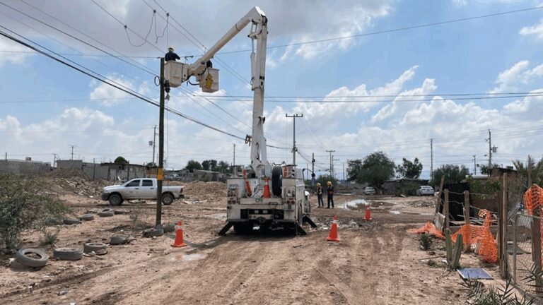 CFE restableció el servicio eléctrico al 100% de los usuarios afectados por el huracán Erick