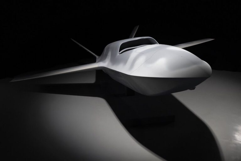 El futuro de la aviación sin tripulación, en el Salón Aeronáutico de París