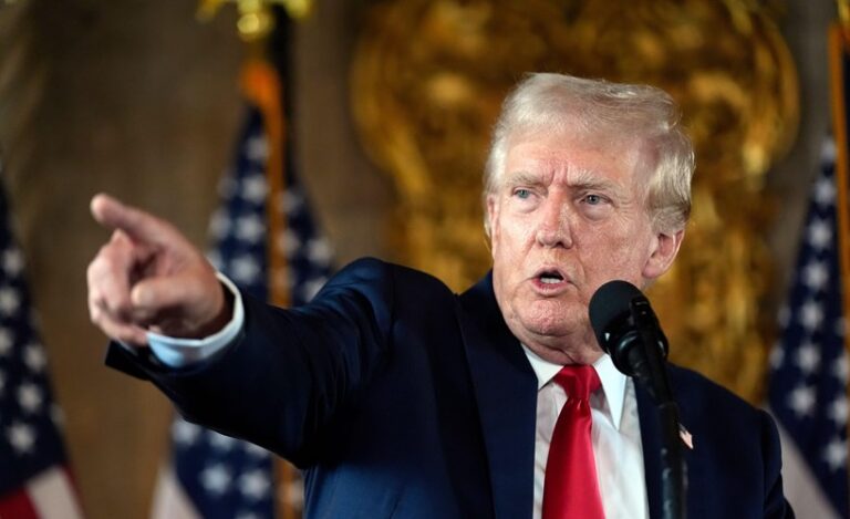 Ordena Donald Trump intensificar las redadas contra migrantes
