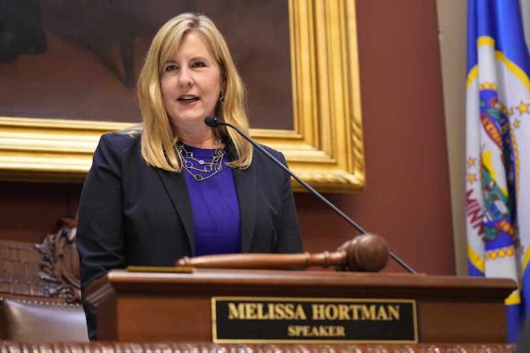 Detienen al sospechoso del asesinato de legisladora demócrata de Minnesota y su esposo