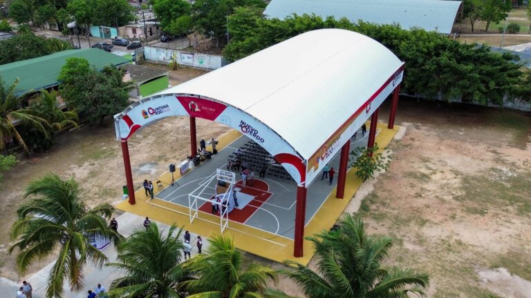 Inauguran nuevo domo en secundaria “Javier Rojo Gómez” en Cancún