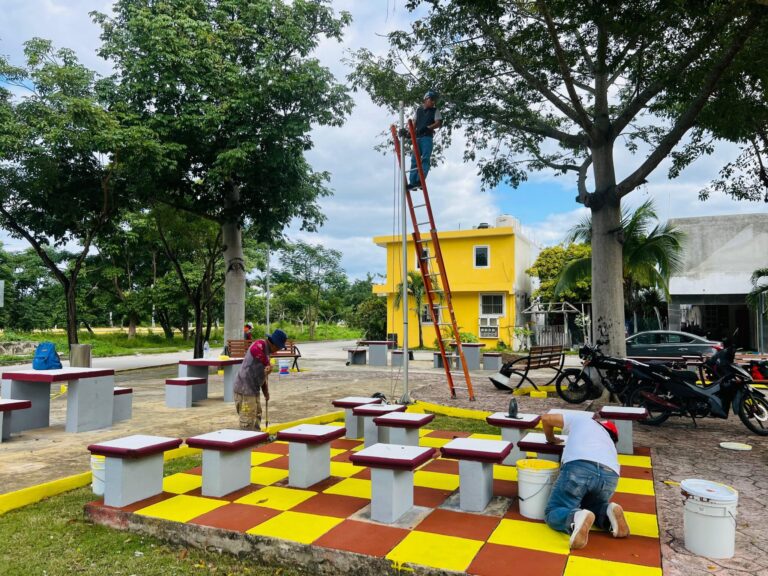 Gobierno de Cozumel renueva 54 parques recreativos