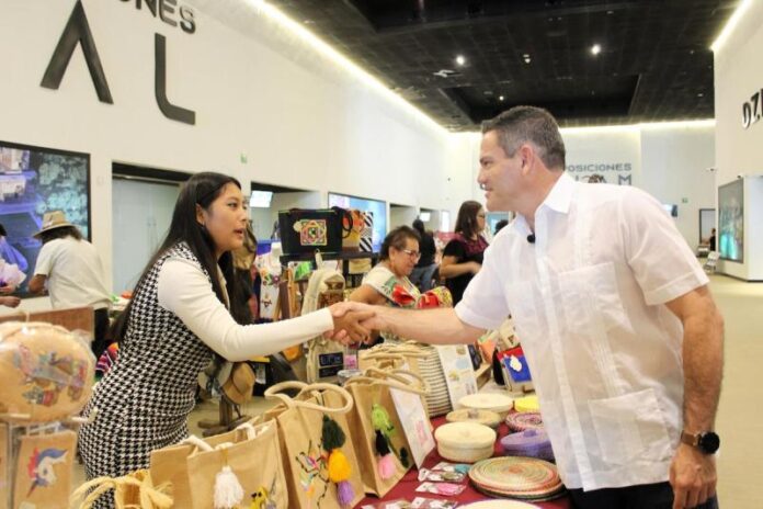 Abren más espacios para personas artesanas de Yucatán