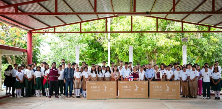 Refuerzan escuelas de Chetumal y Calderitas con nuevo equipo y mobiliario educativo