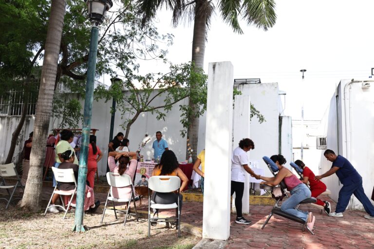 Impulsa DIF Benito Juárez capacitación comunitaria en la SM 237 con el programa “Comunidad Diferente”