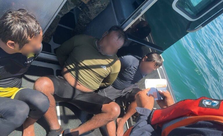 Detienen a tres por pesca ilegal en costas de Yucatán