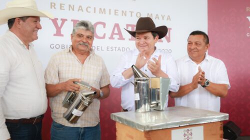 Entregan apoyos a productores de Yucatán