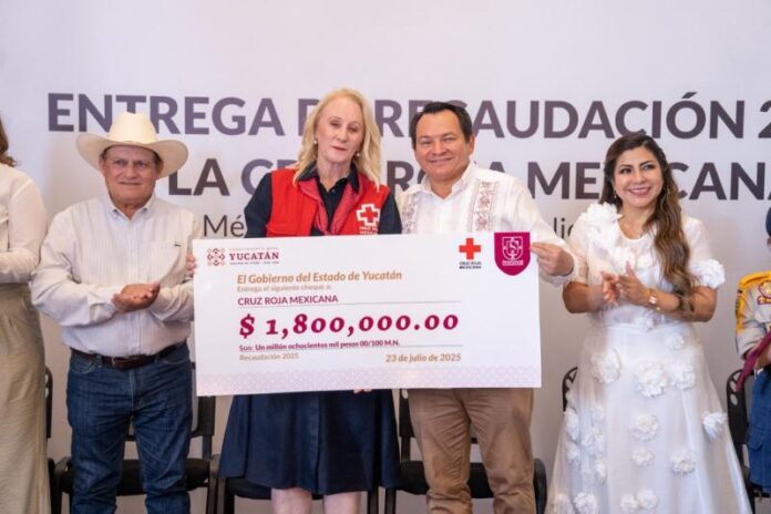 Gobierno de Yucatán entrega 1.8 millones de pesos a la Cruz Roja