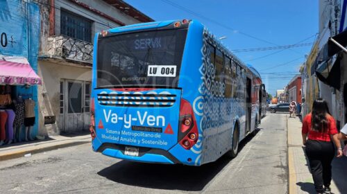 Gobierno de Yucatán y concesionarios del 'Va y Ven' acuerdan garantizar transporte al 100% en horas pico